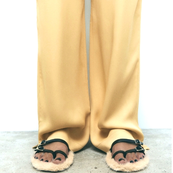 Zara FLAT Faux FUR Sandals - Picture 7 of 9